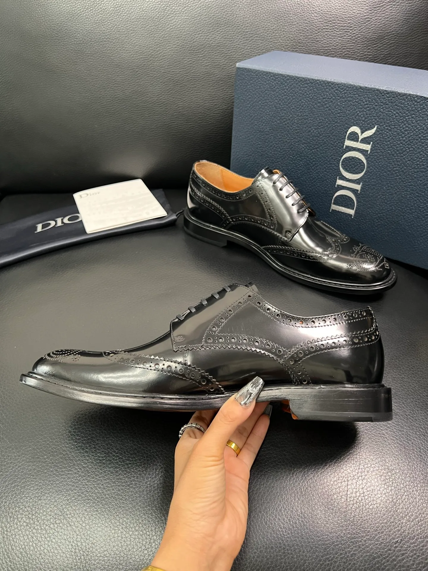 Men's shoes 💰940 Dior top purchasing agent, synchronized with Dior counters, original factory configuration, imported Italian cowhide, fully imported water-dyed cowhide lining, sole: original factory special supply, original sole super comfortable, original factory follow-up order 🔍🔍High quality, welcome to compare, code number 39-44 (can be ordered 38 45 46) 85868